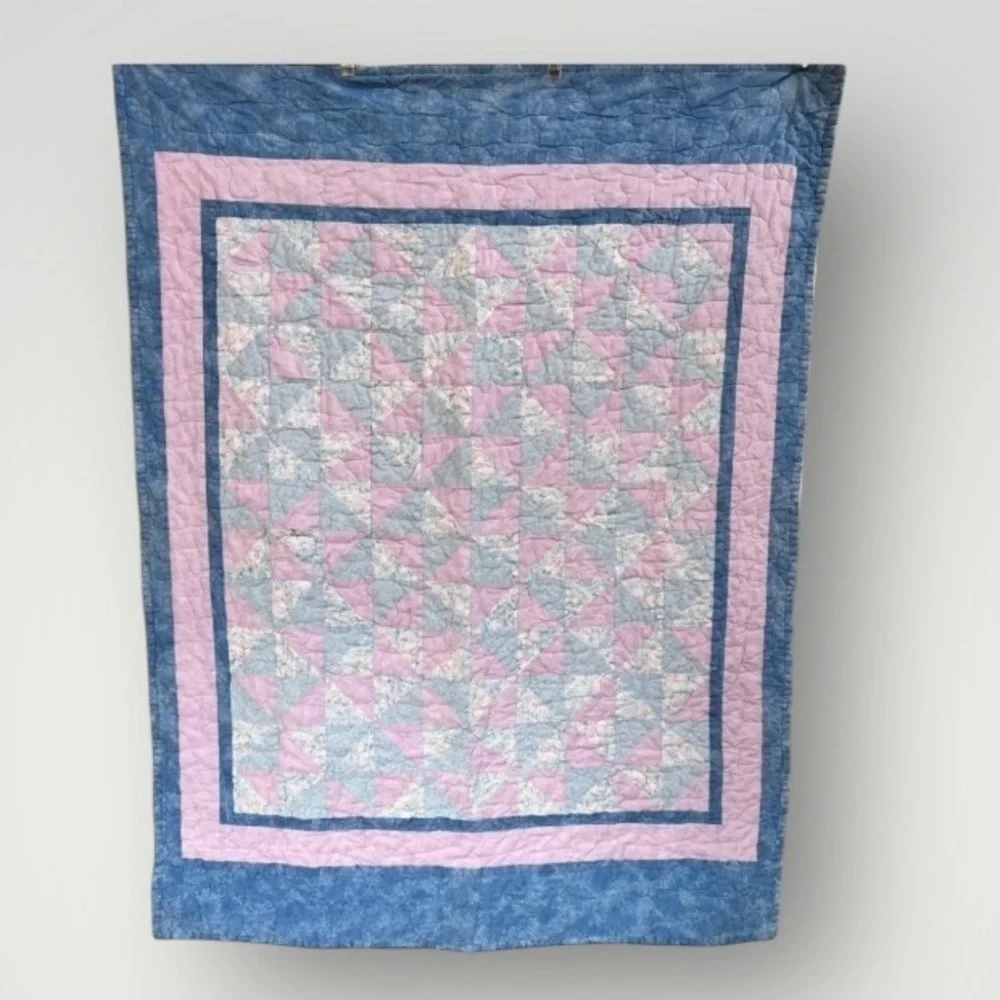 Pastel lilac/blue rectangular quilt